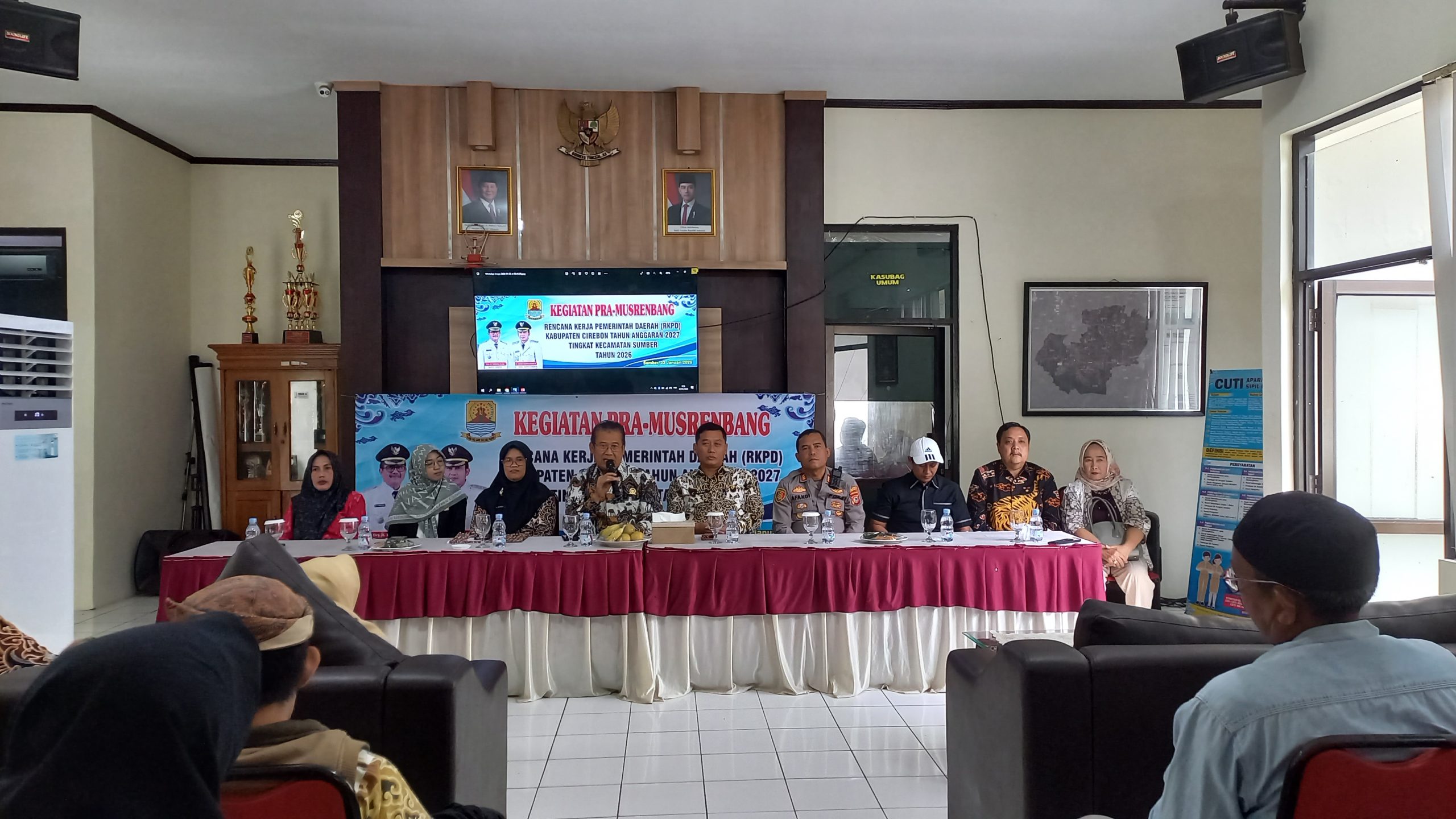 Anggota DPRD Kabupaten Cirebon Dapil IV dari Fraksi PKS, H. Supriyadi, S.E., M.E., memaparkan dalam Pra Musrenbang Kecamatan Sumber, Kamis (22/01/2026)